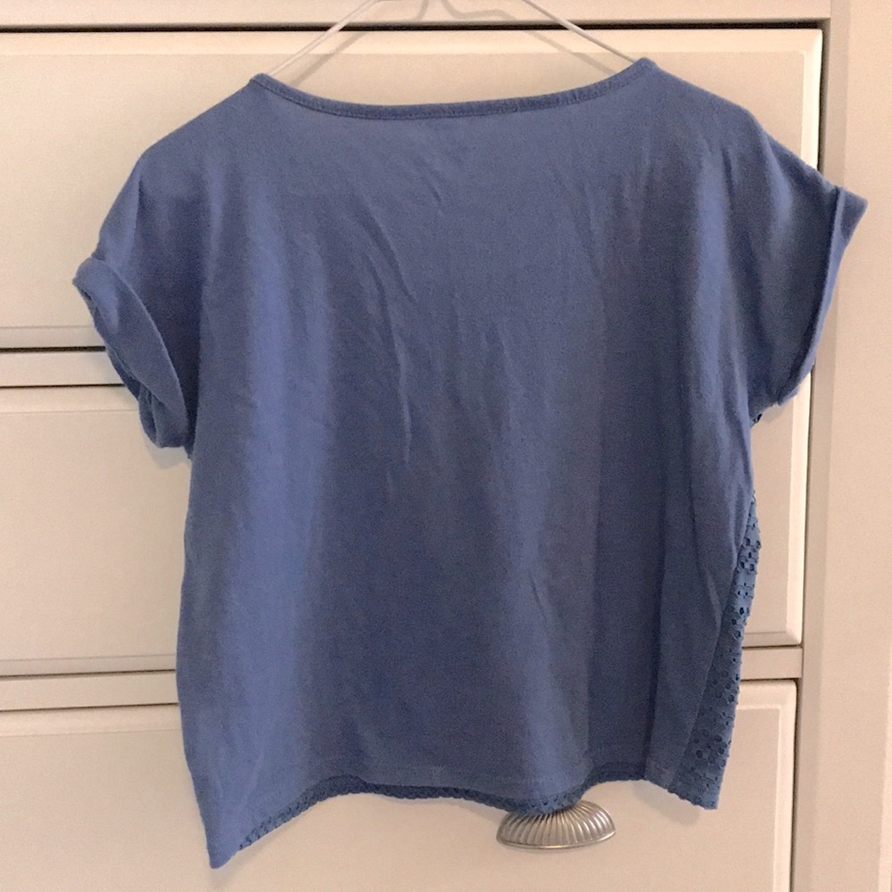 Short-Sleeved, Loose Shirt - Picture 2 of 4